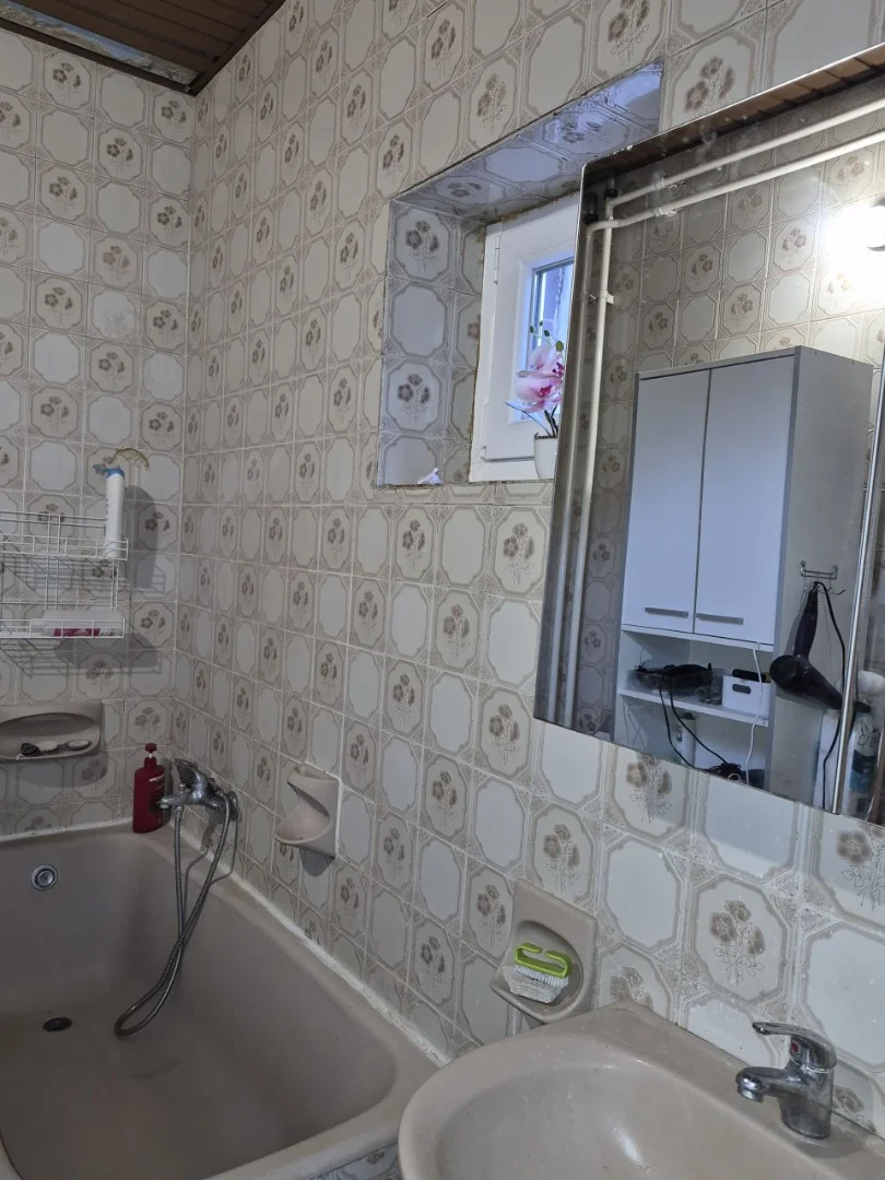 Eladó családi ház Pécsen - Kép 12