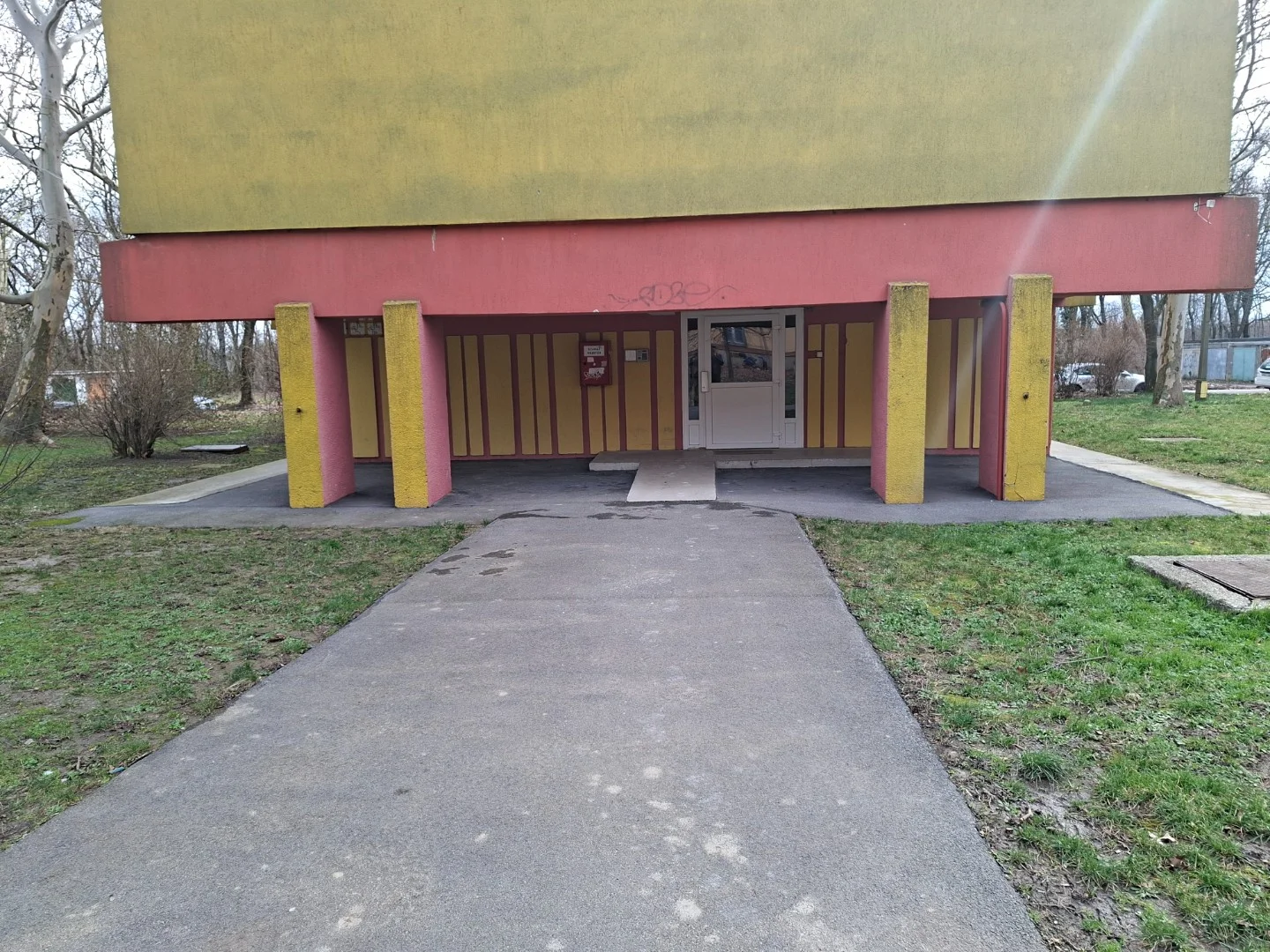 Eladó panel lakás Pécsen - Kép 9