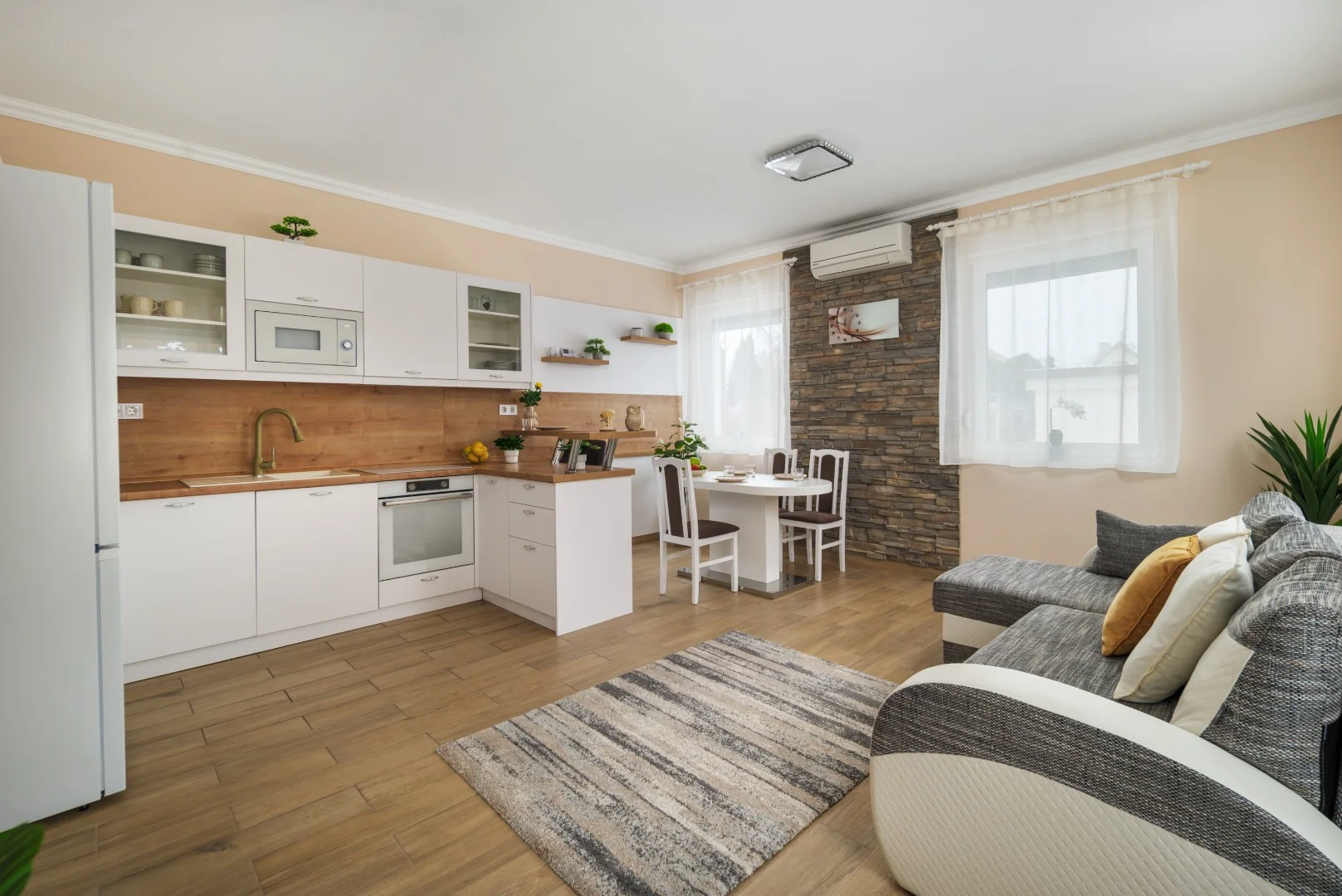 Eladó családi ház Felsőpakonyon - Kép 2