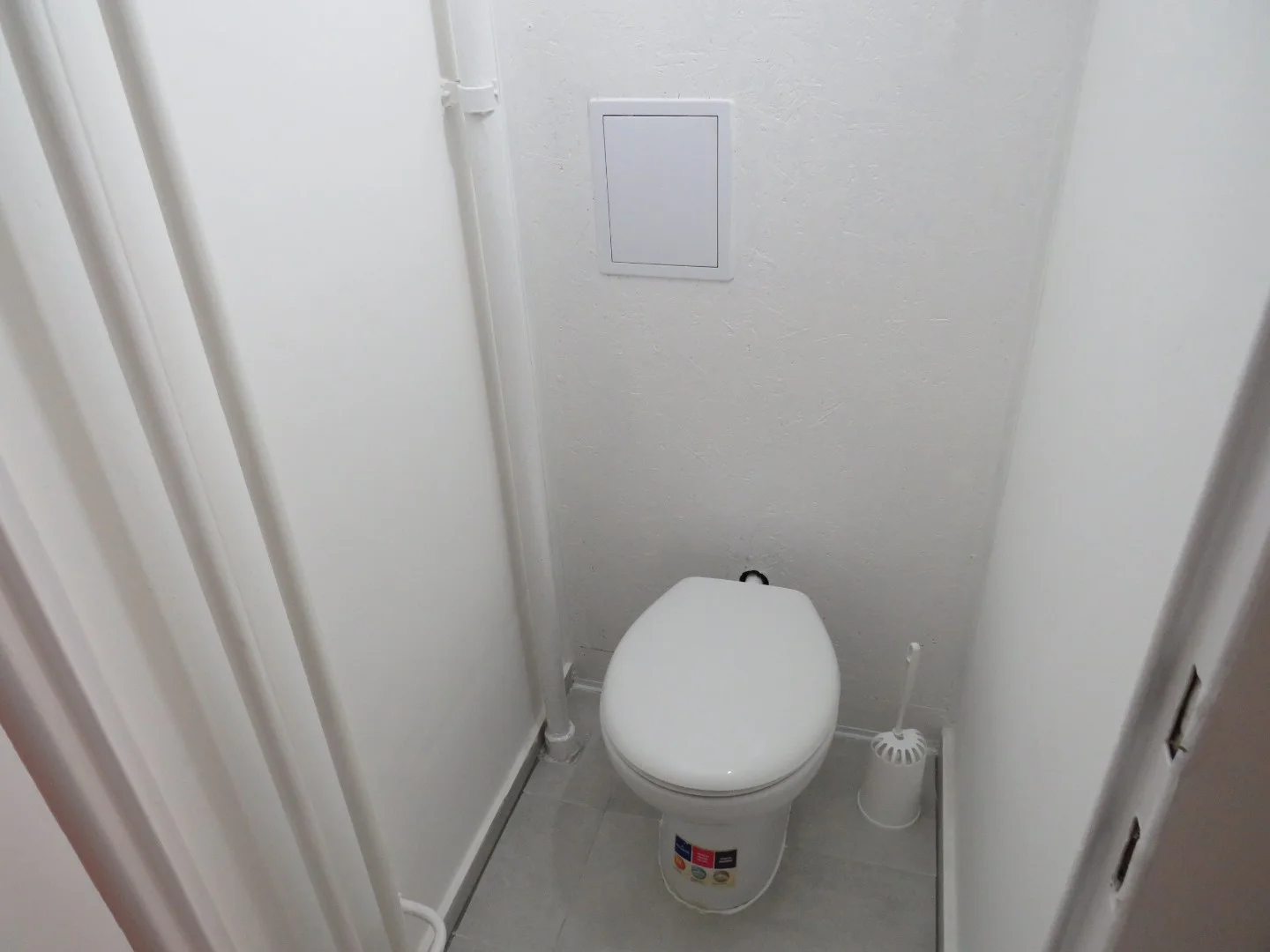 Eladó panel lakás Szolnokon - Kép 2