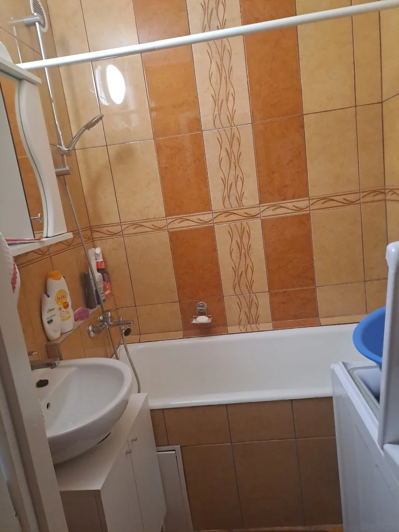 Eladó panel lakás Debrecenben - Kép 5