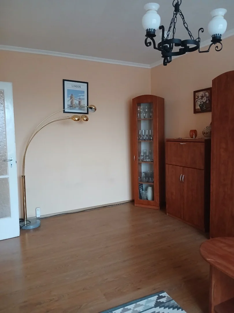 Kiadó panel lakás Tatabányán