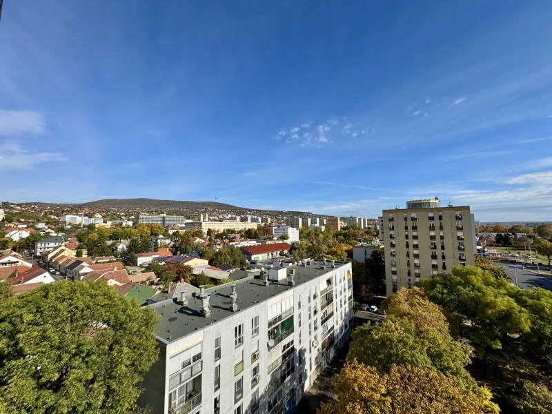 Eladó panel lakás Pécsen - Kép 2