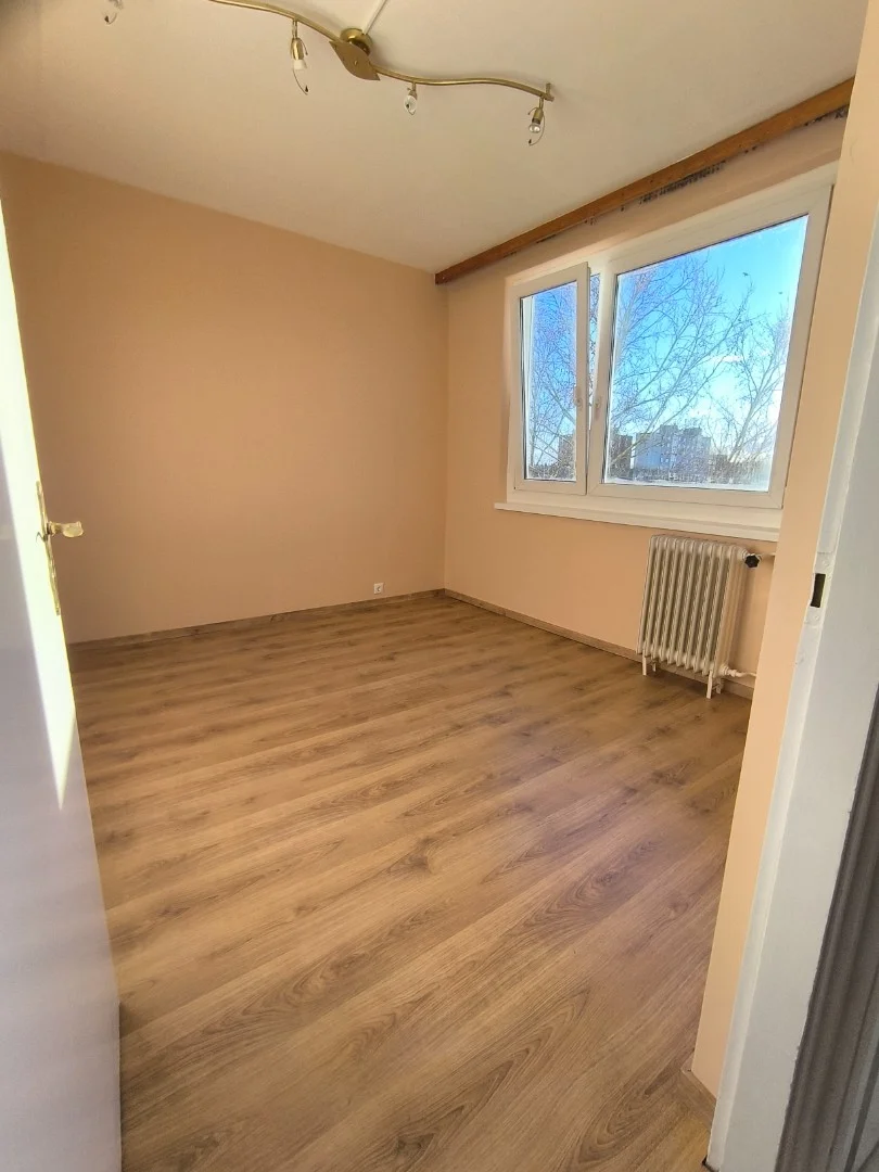 Eladó panel lakás Győrött - Kép 6