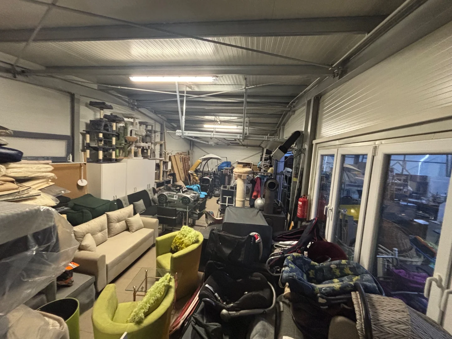 Eladó üzlet iroda / üzlet / kereskedelmi / szolgáltató Leveleken - Kép 4