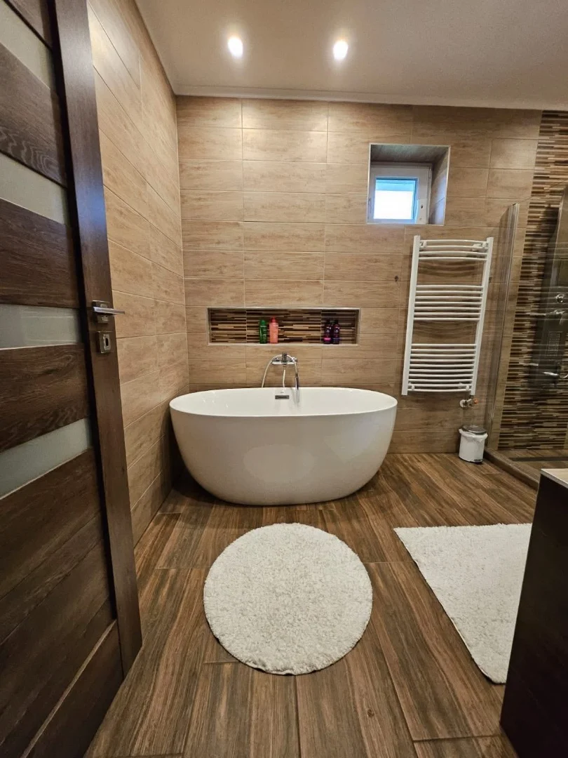 Eladó családi ház Nyíregyházán - Kép 9