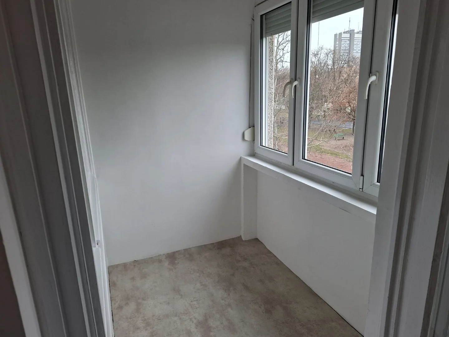 Eladó panel lakás Szolnokon - Kép 11