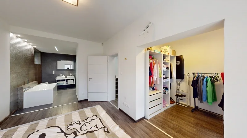 Eladó családi ház Pécsen - Kép 5