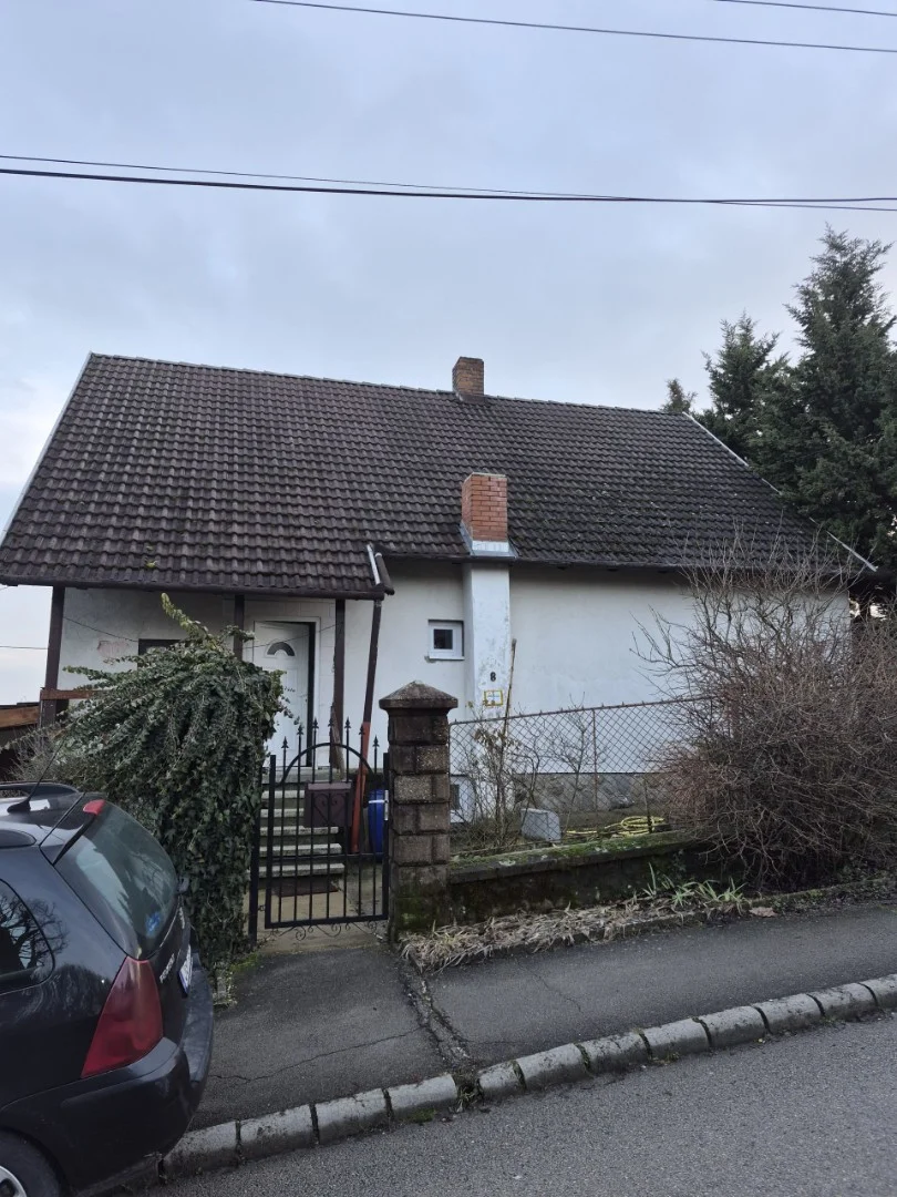 Eladó családi ház Pécsen - Kép 16