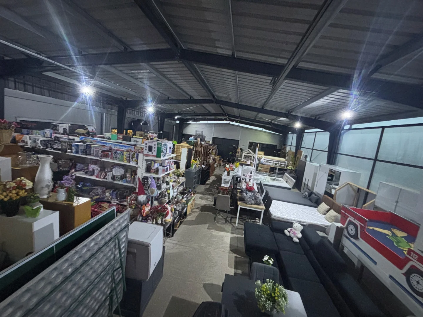 Eladó üzlet iroda / üzlet / kereskedelmi / szolgáltató Leveleken - Kép 2