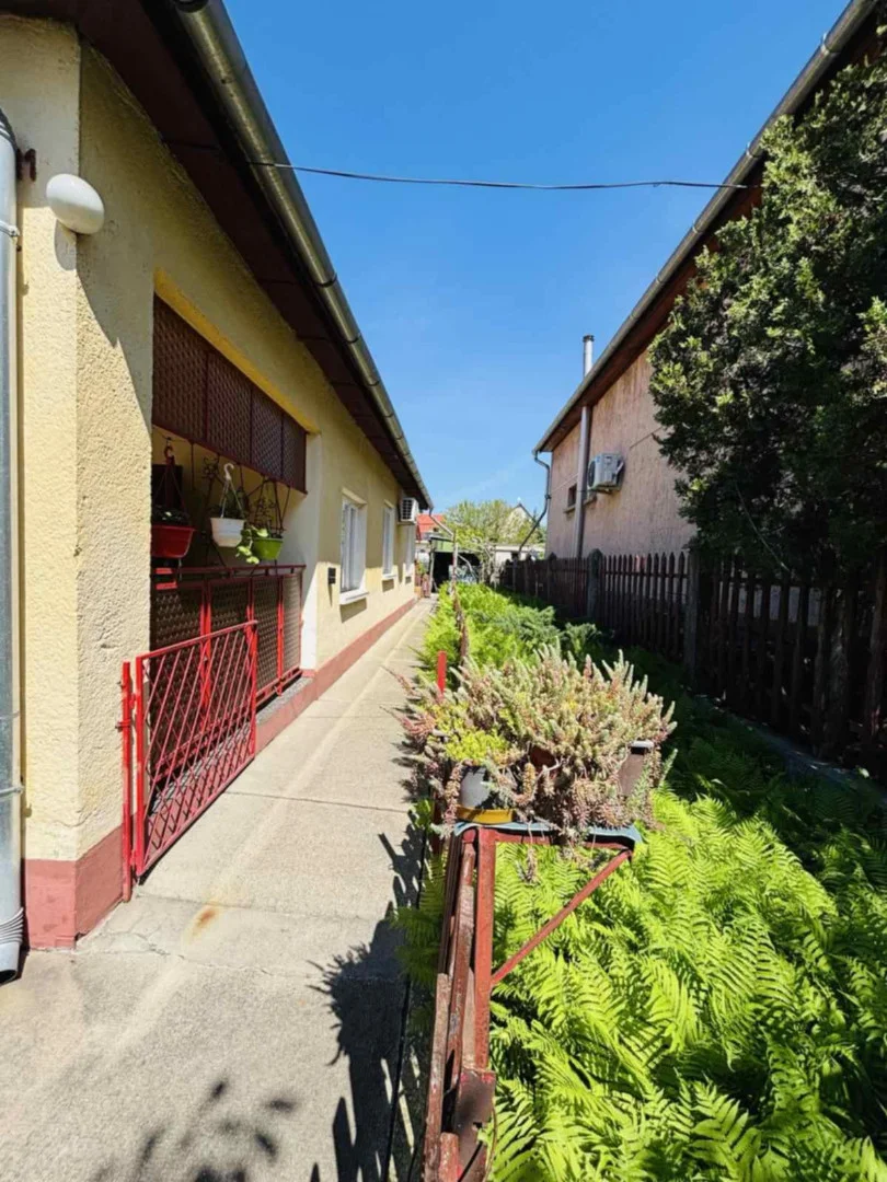 Eladó családi ház Halászteleken - Kép 2