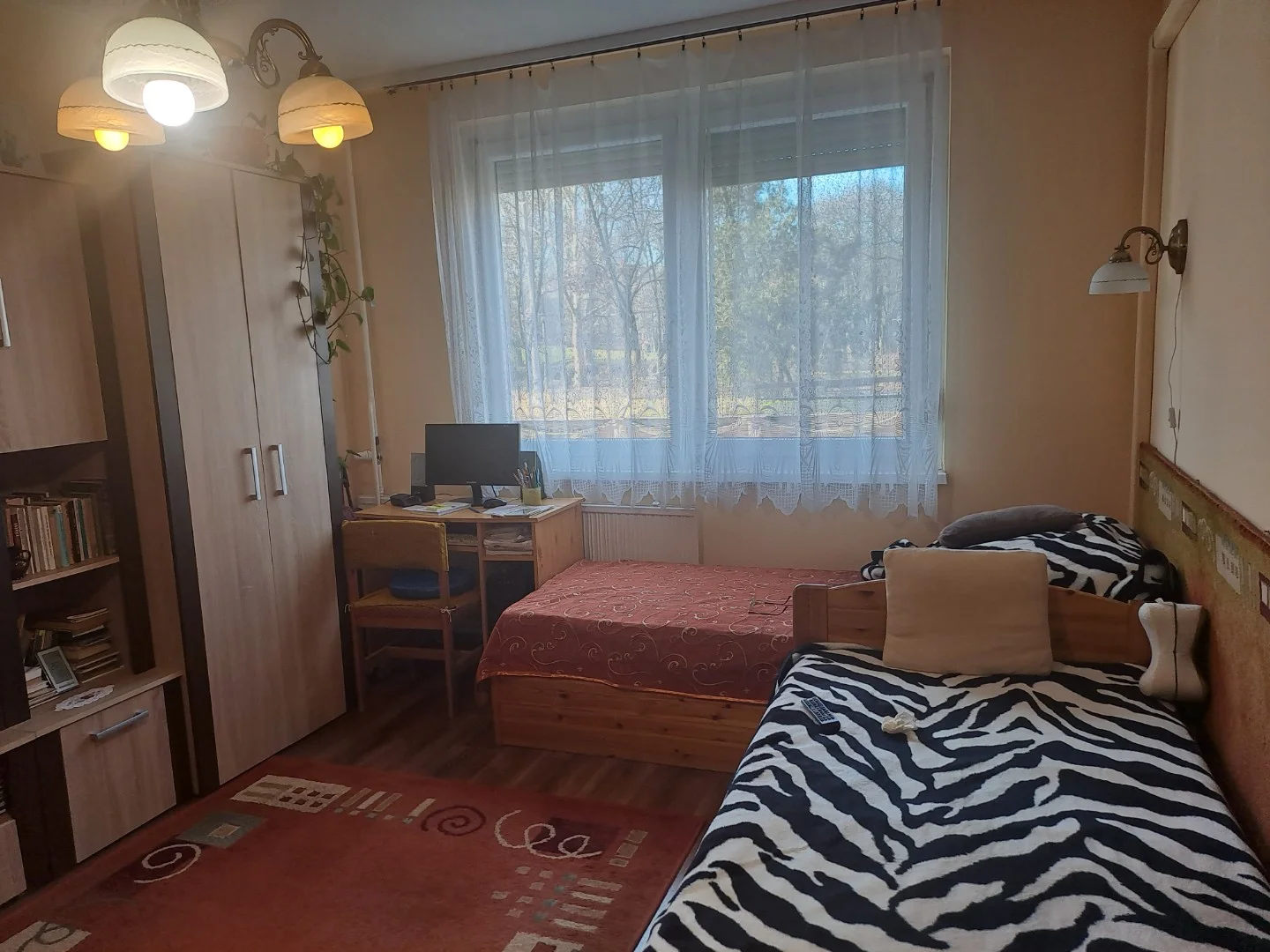 Eladó panel lakás Debrecenben - Kép 3