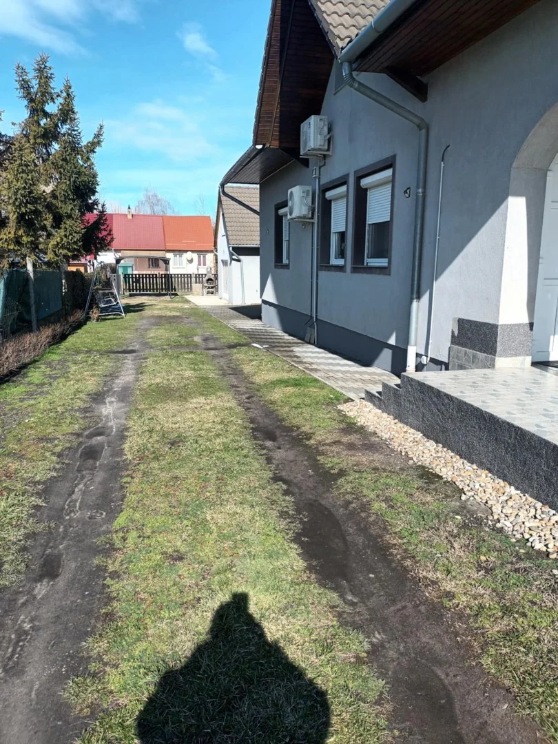 Eladó családi ház Balatonfenyvesen - Kép 7