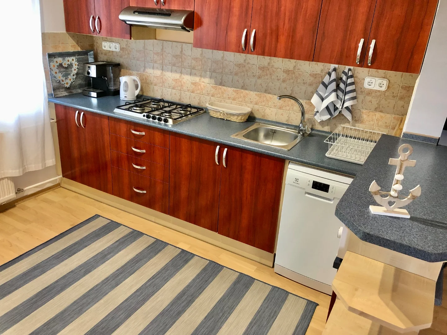 Eladó családi ház Balatonfenyvesen - Kép 5