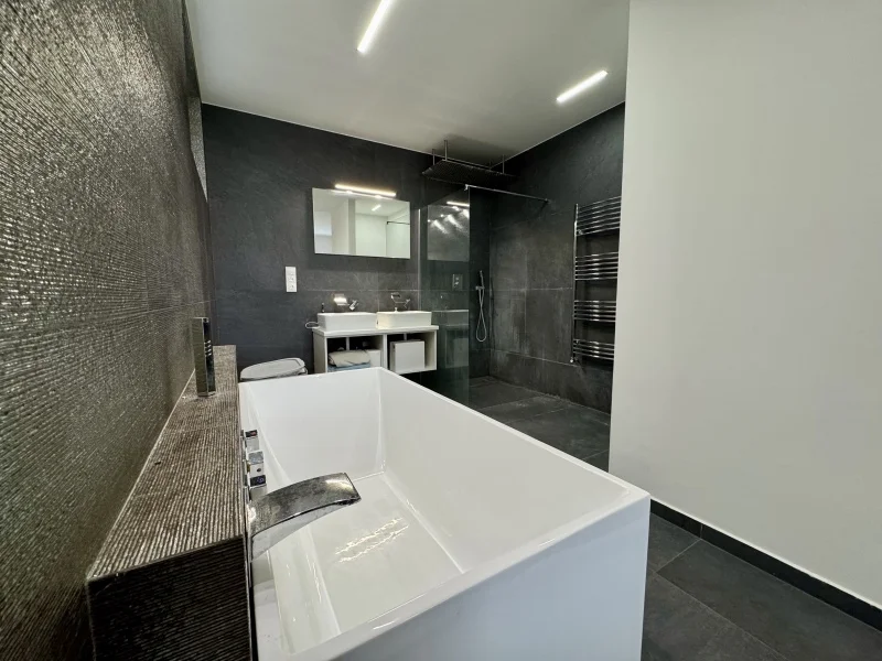 Eladó családi ház Pécsen - Kép 6