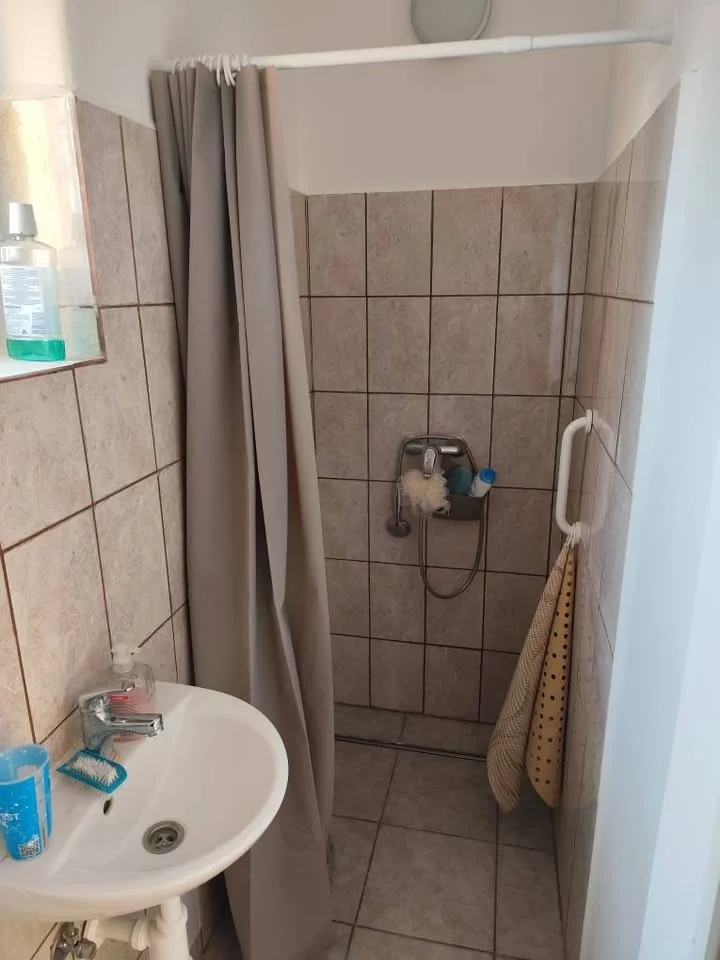 Eladó családi ház Pécsen - Kép 11