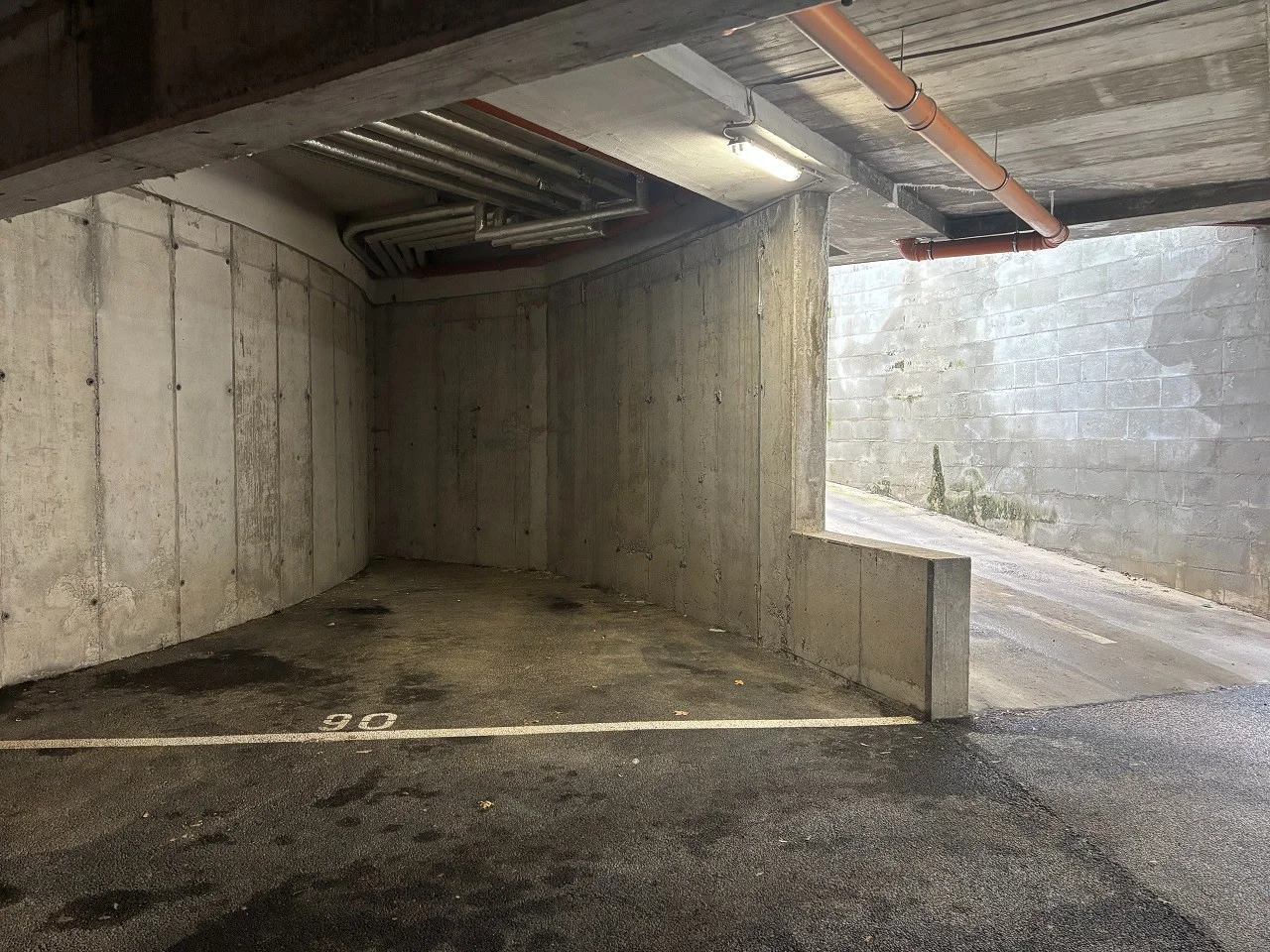 Kiadó garázs garázs / beálló Pécsen - Kép 4