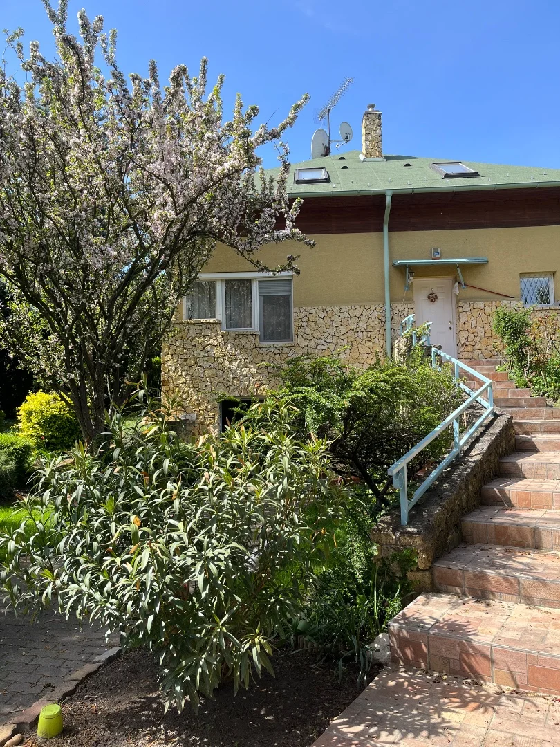 Eladó családi ház Budaörsen