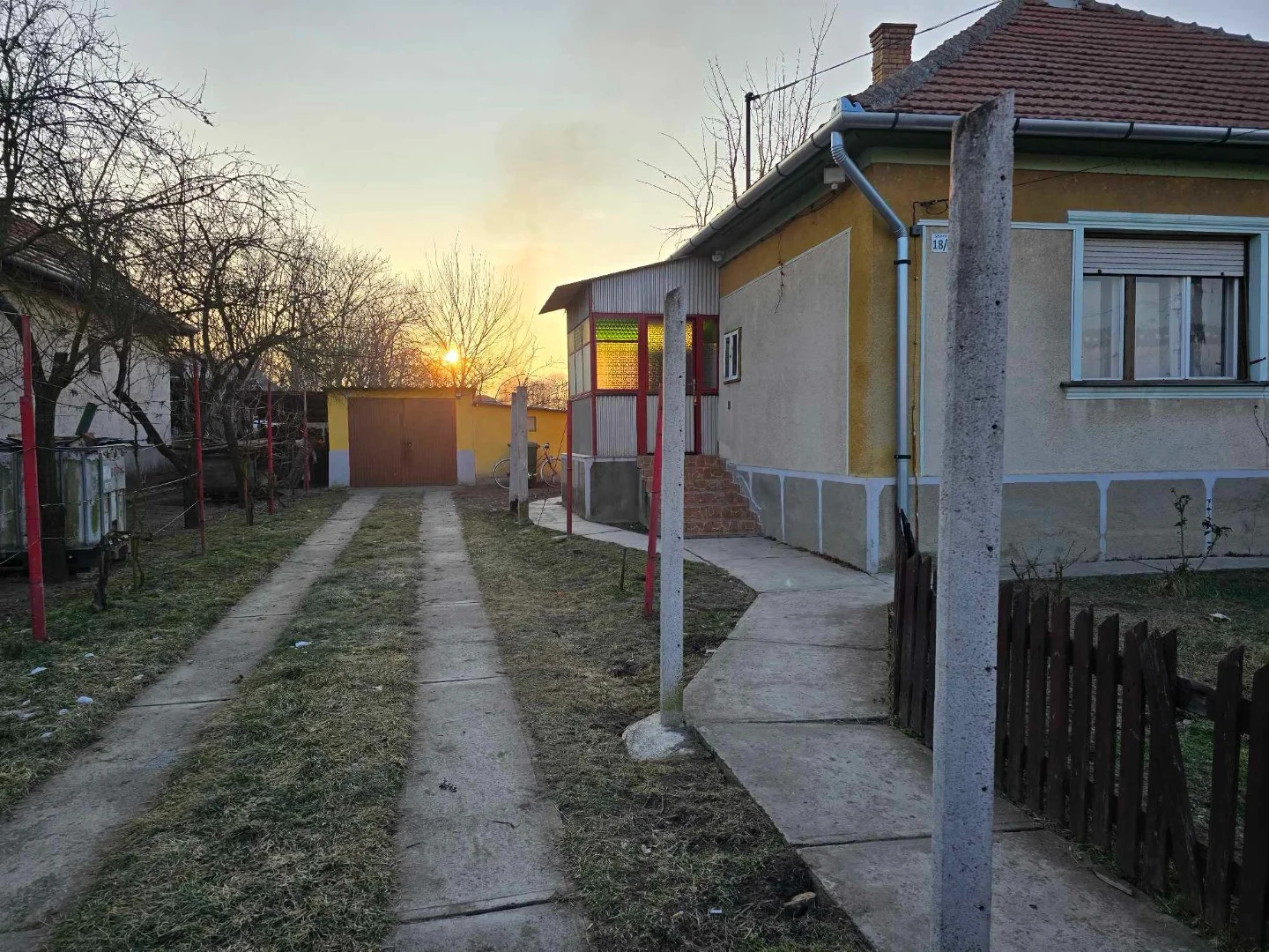 Eladó tégla lakás Mezőcsáton - Kép 2