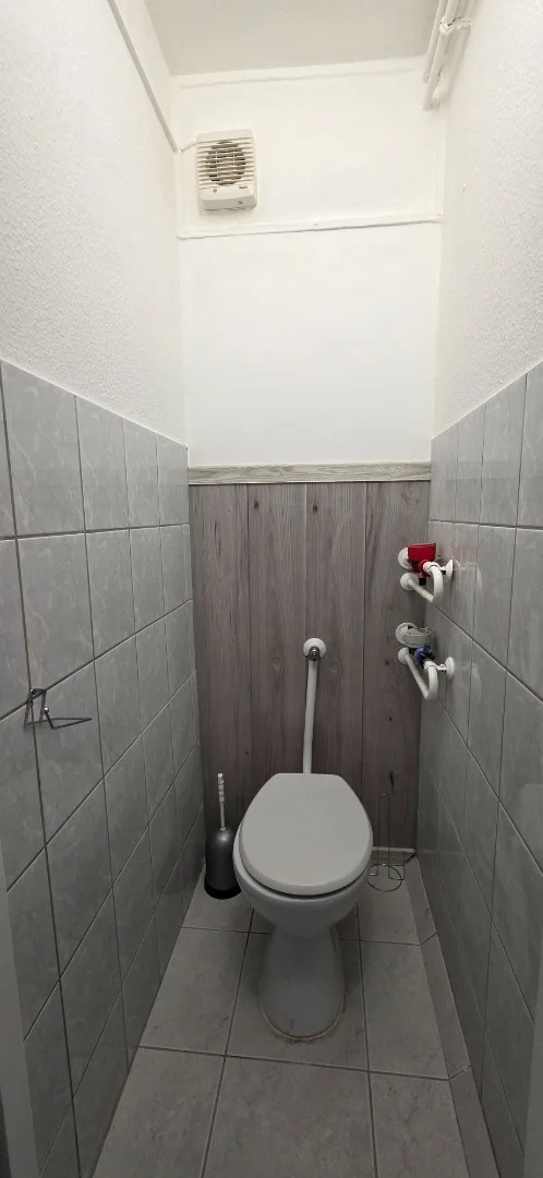 Eladó panel lakás Debrecenben - Kép 7