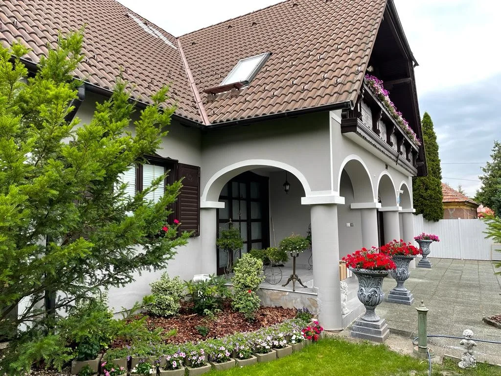 Eladó családi ház Győrött