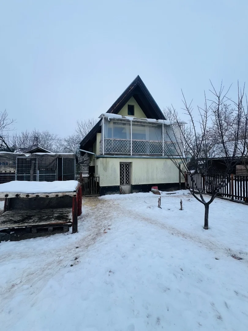 Eladó családi ház Cserkeszőlőn - Kép 11