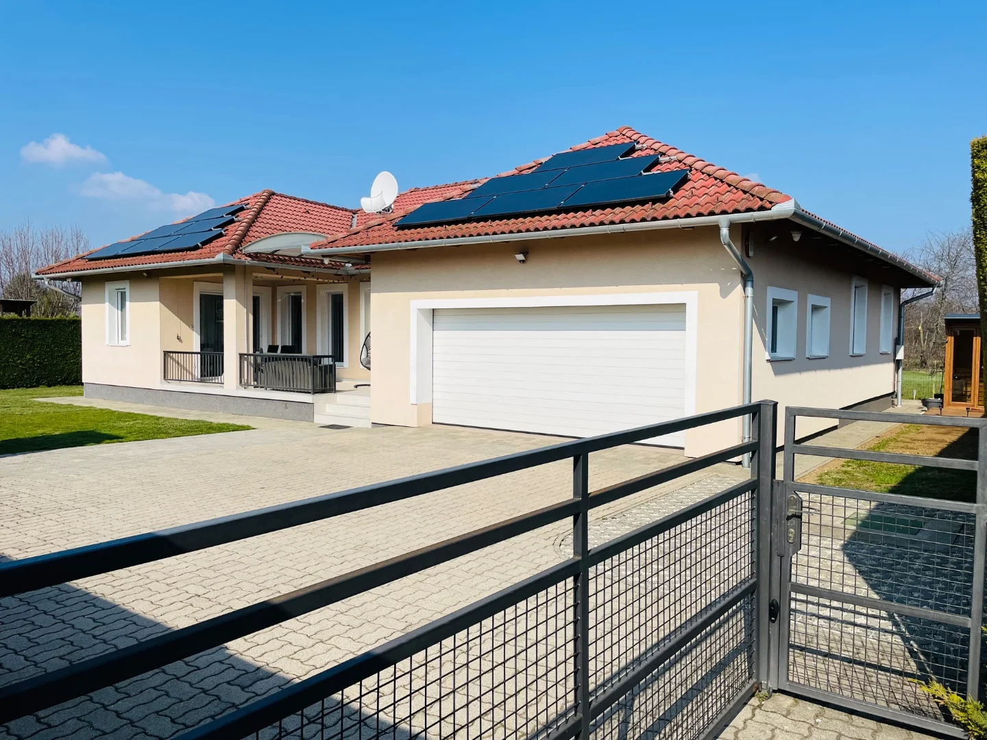 Eladó családi ház Pécsen - Kép 15