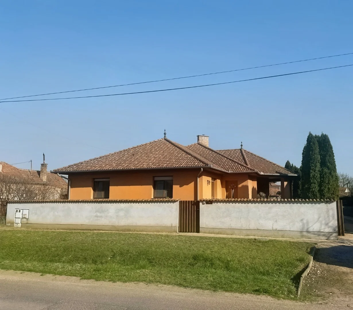 Eladó családi ház Császártöltésen - Kép 2