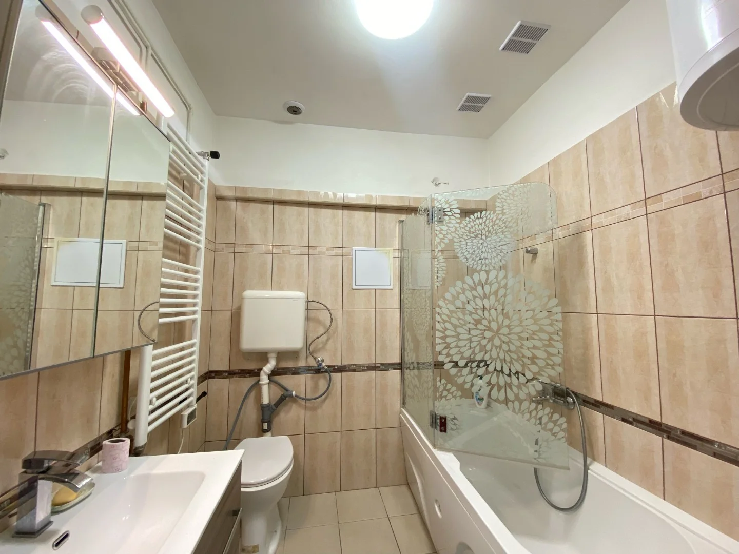 Eladó tégla lakás Budapest 06. ker.en - Kép 8