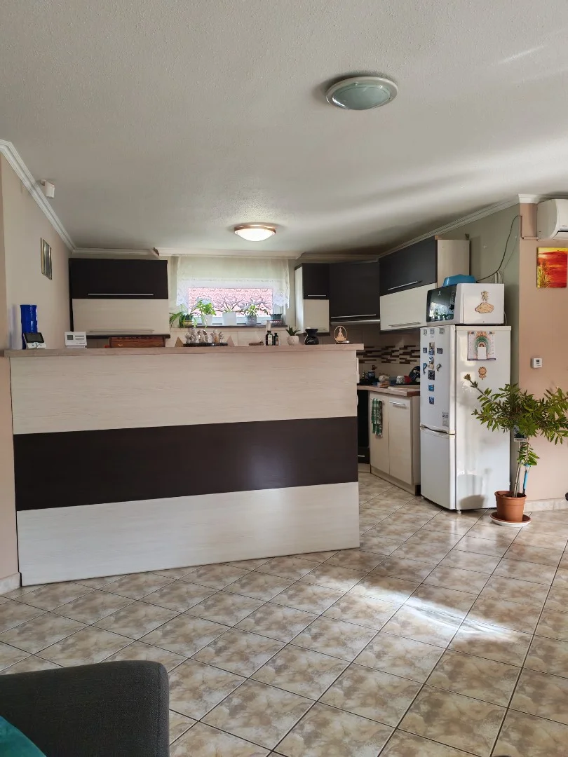 Eladó családi ház Nyíregyházán - Kép 8