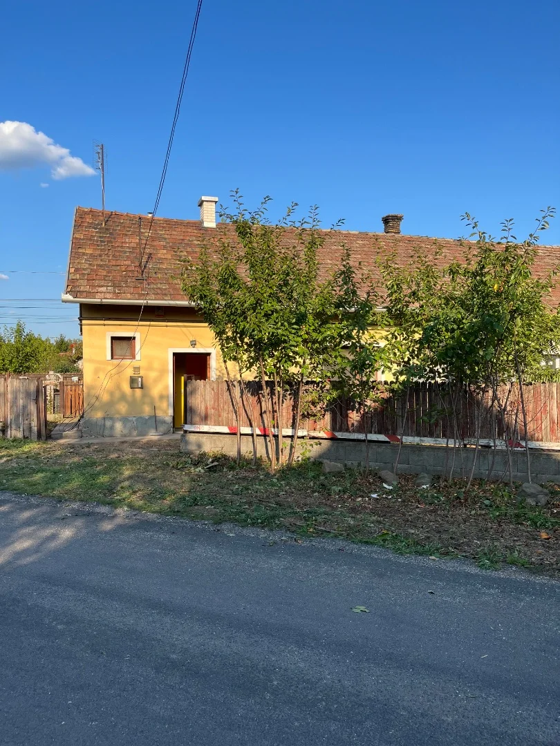 Eladó sorház Ercsin