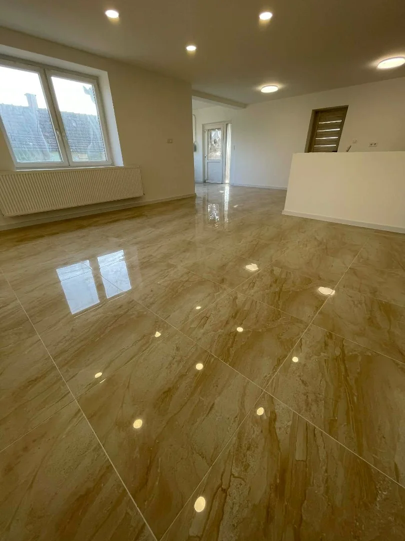 Eladó családi ház Bujon - Kép 3