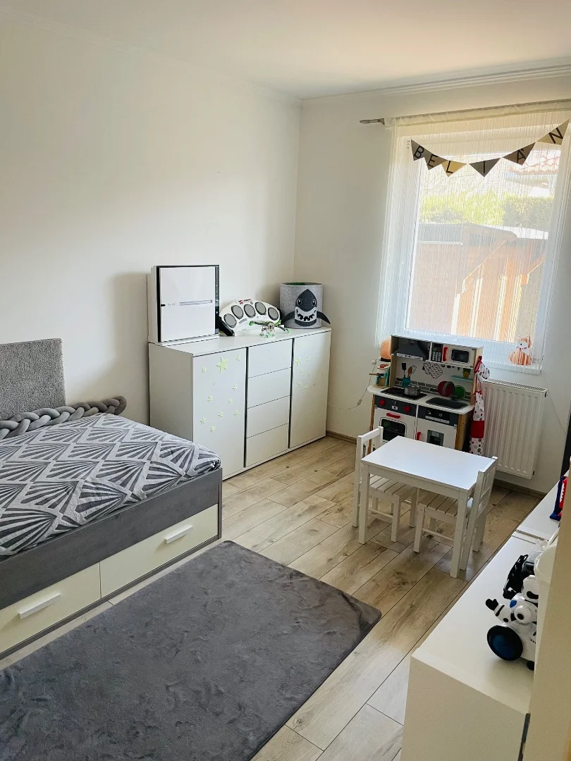 Eladó családi ház Pécsen - Kép 12