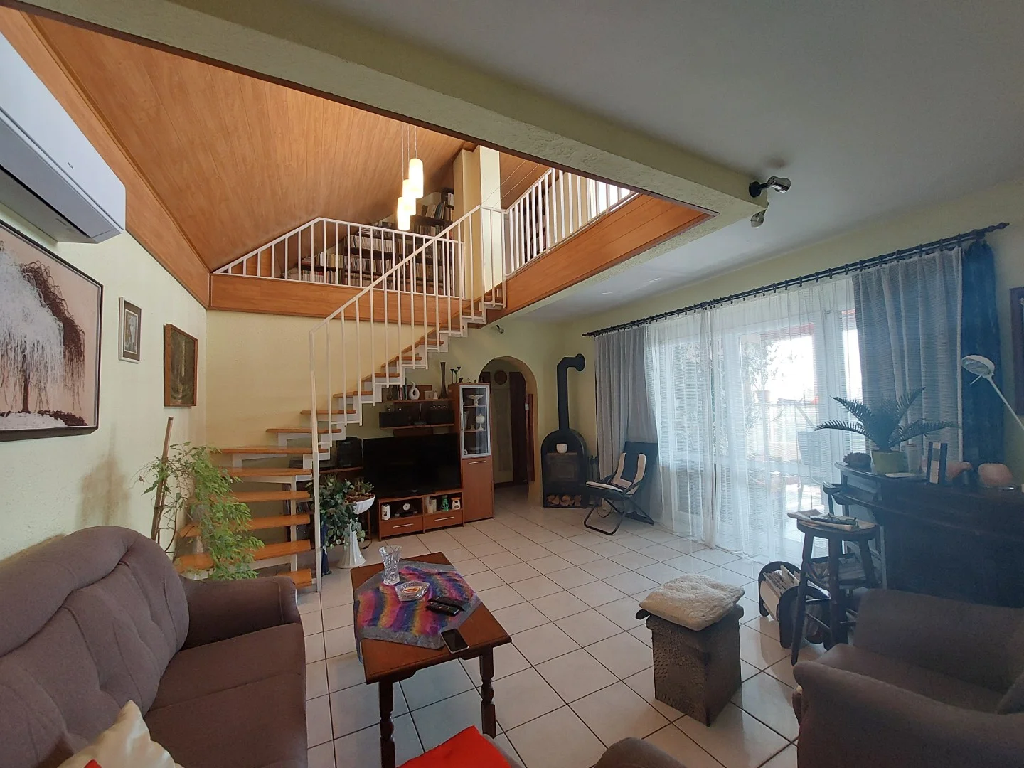 Eladó családi ház Pécsen - Kép 2