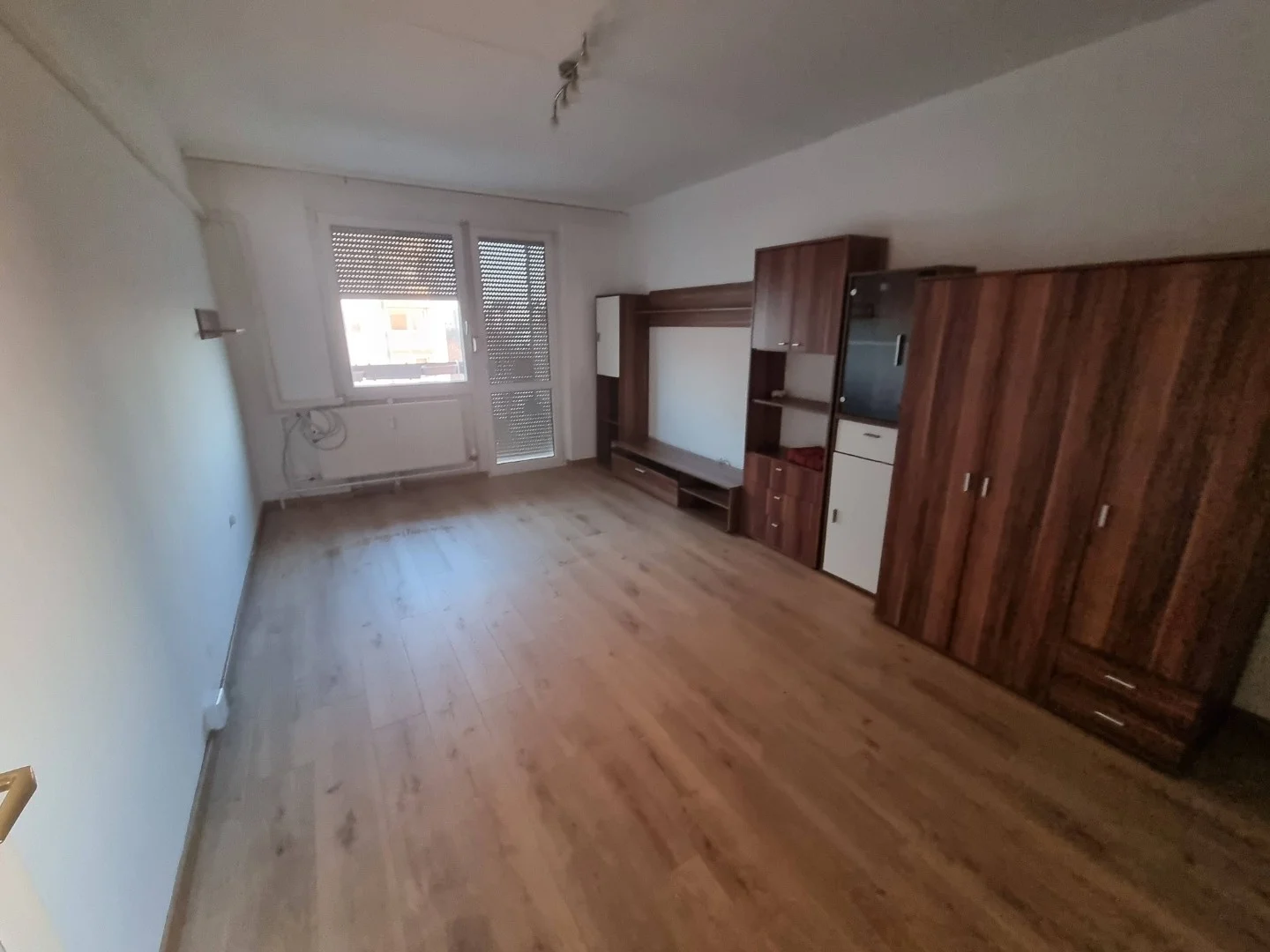 Kiadó panel lakás Debrecenben - Kép 7