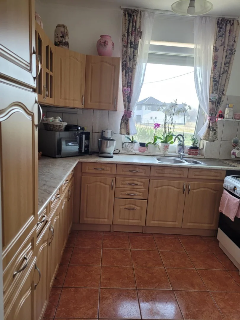 Eladó családi ház Ordacsehin - Kép 9