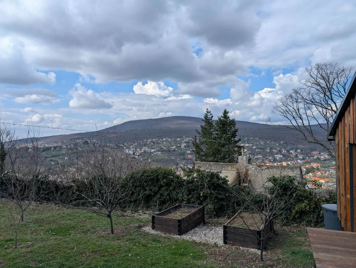 Eladó családi ház Pécsen - Kép 2