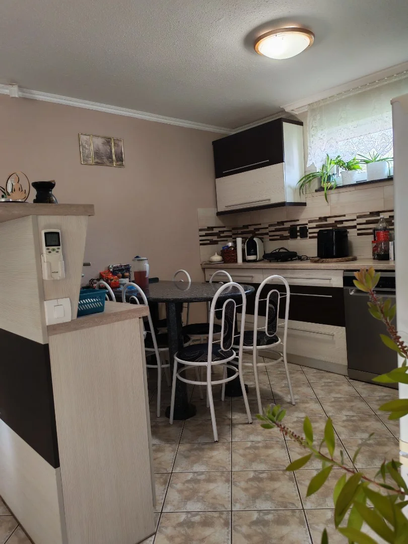 Eladó családi ház Nyíregyházán - Kép 9