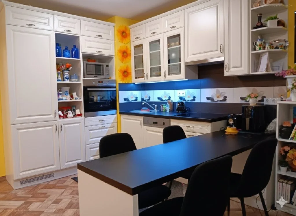 Eladó tégla lakás Győrött