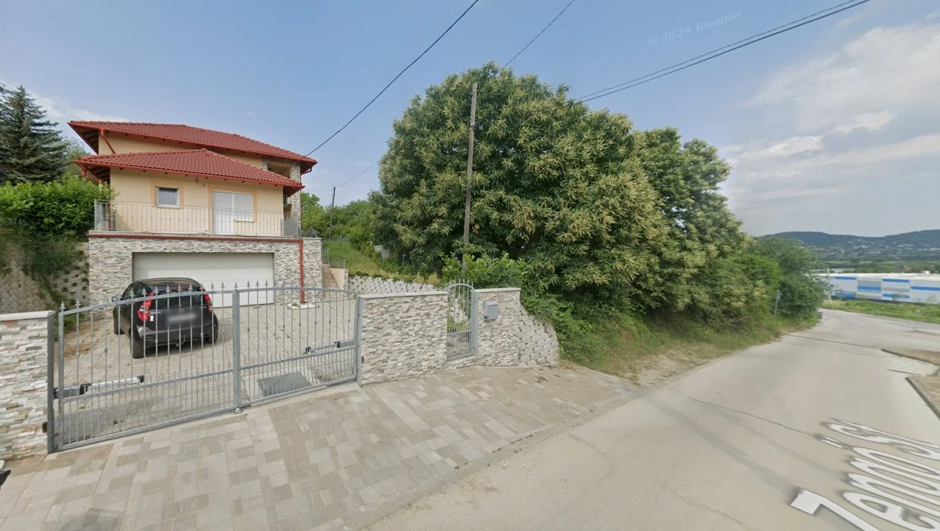 Eladó családi ház Törökbálinten