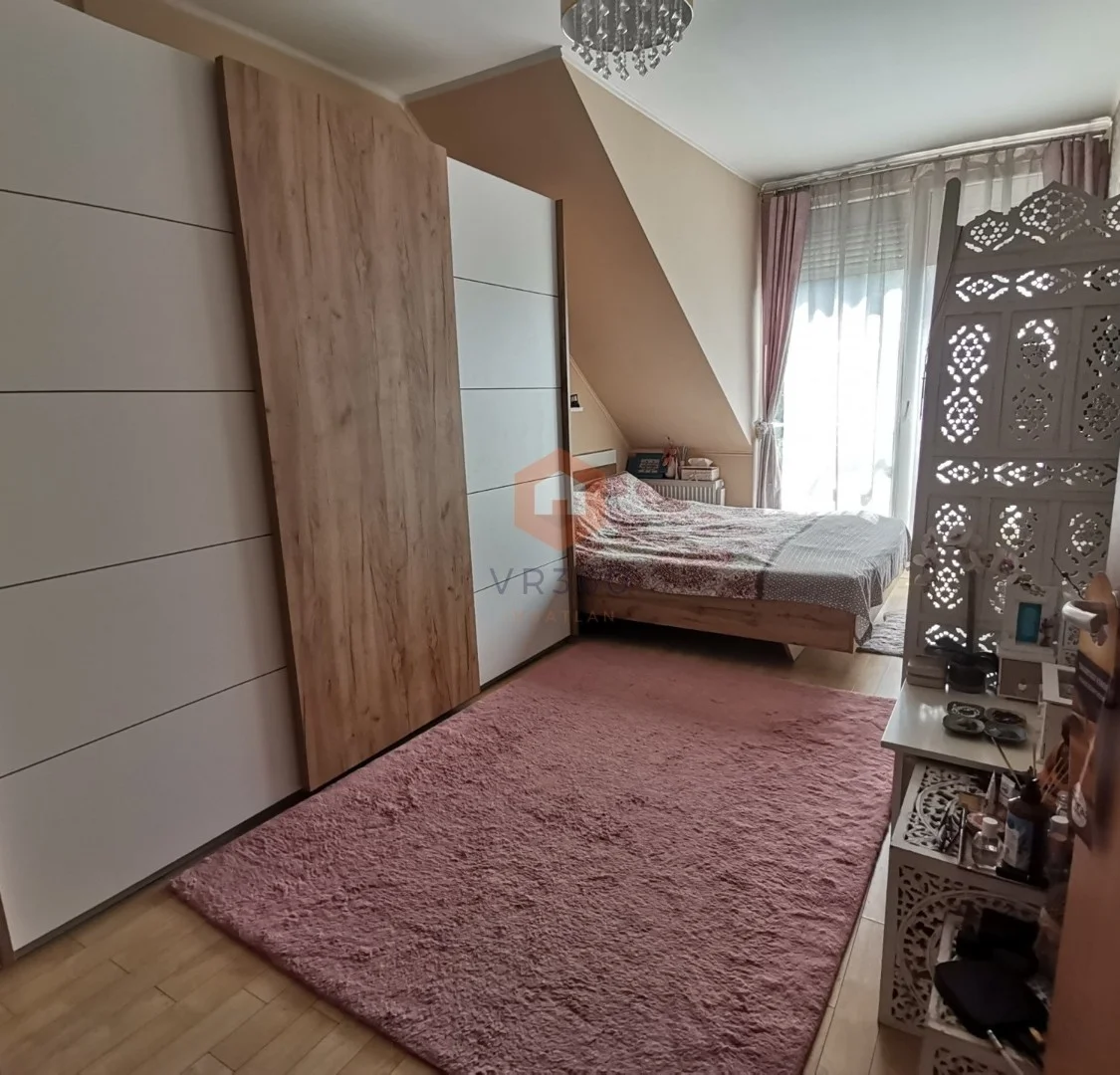 Eladó tégla lakás Pécsen - Kép 11