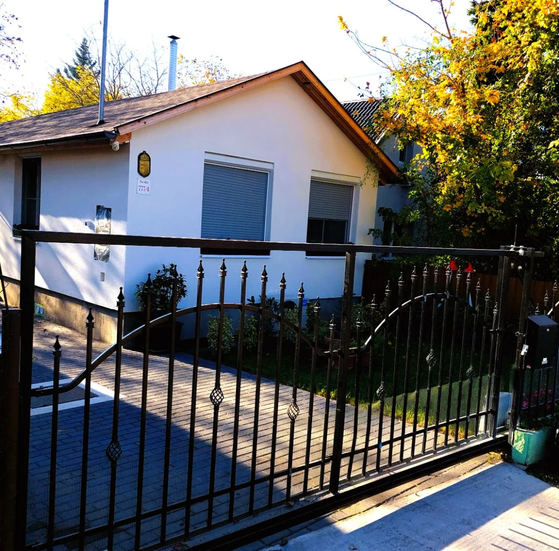 Eladó családi ház Mányon