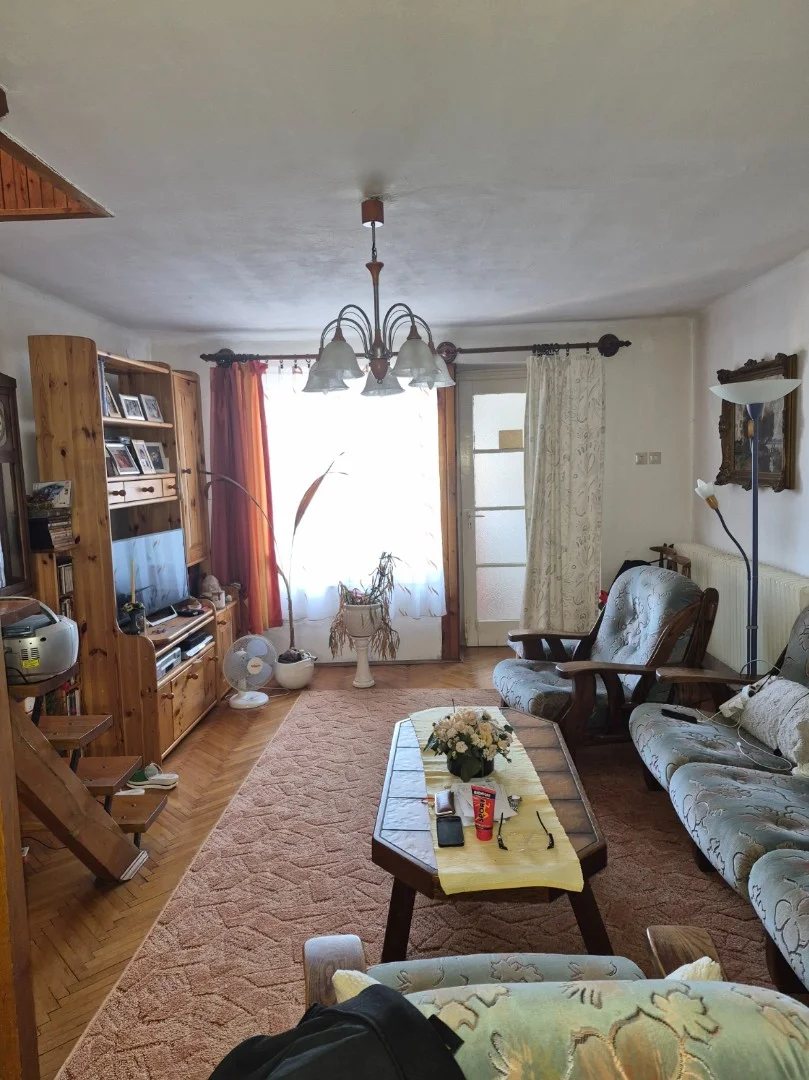 Eladó családi ház Pécsen - Kép 10