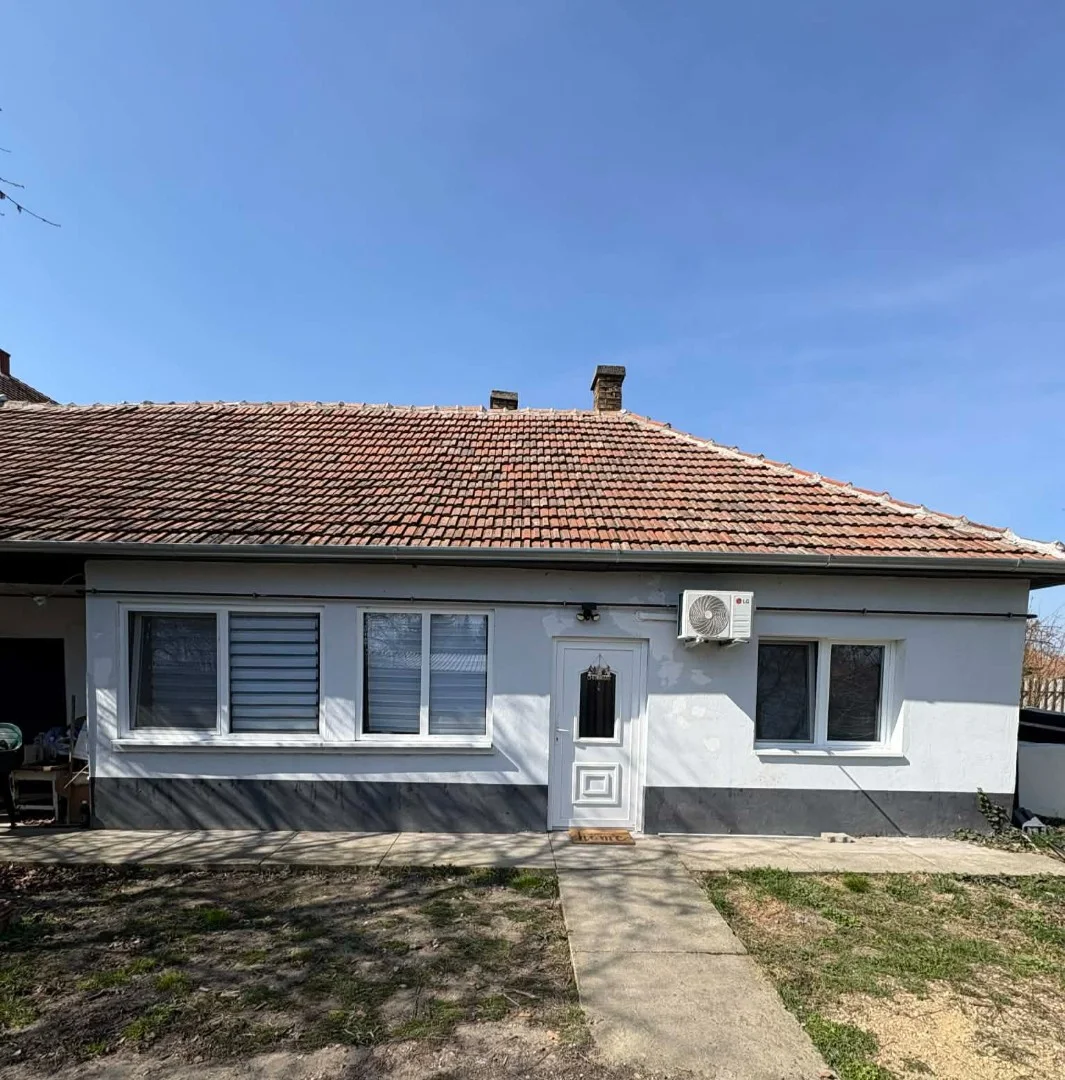 Eladó tégla lakás Polgáron