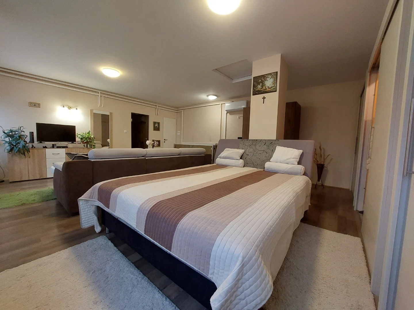 Eladó családi ház Pécsen - Kép 5