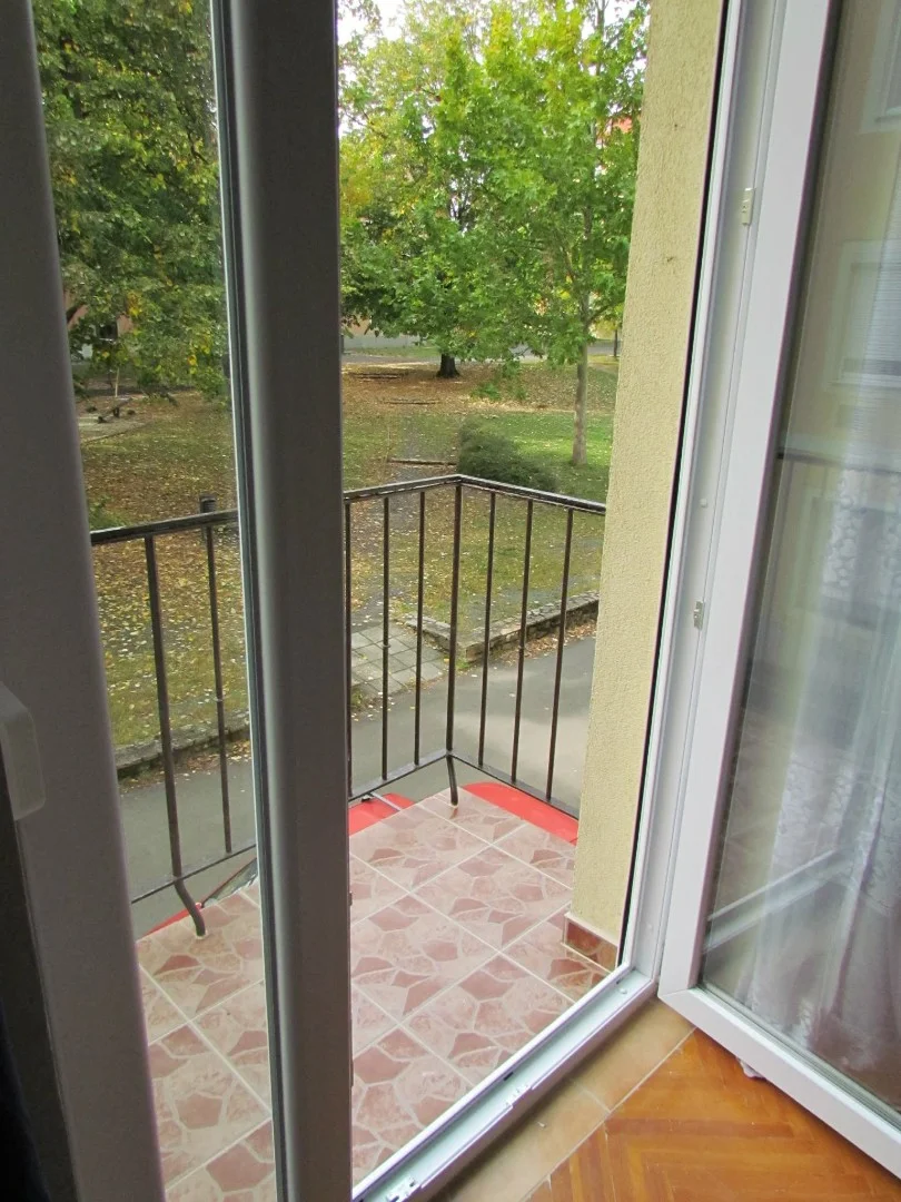 Eladó tégla lakás Pécsen - Kép 2