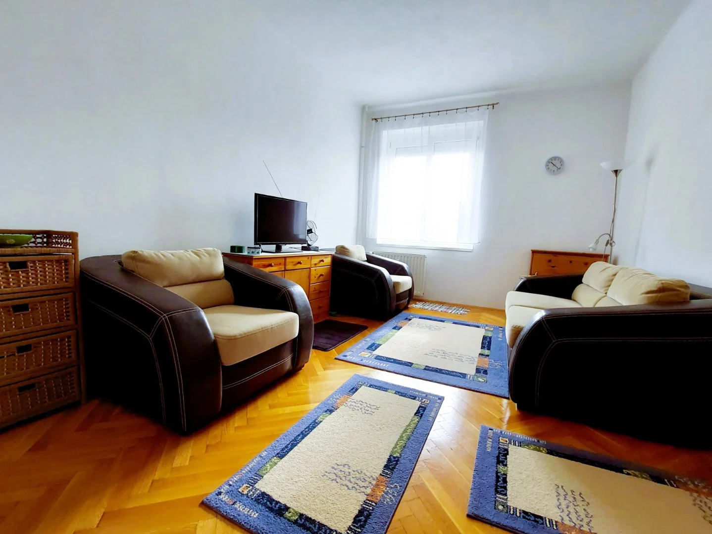 Eladó tégla lakás Pécsen - Kép 2