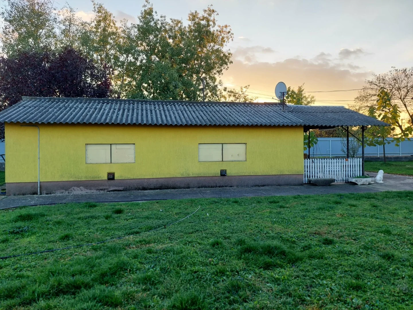 Eladó családi ház Újszászon - Kép 2