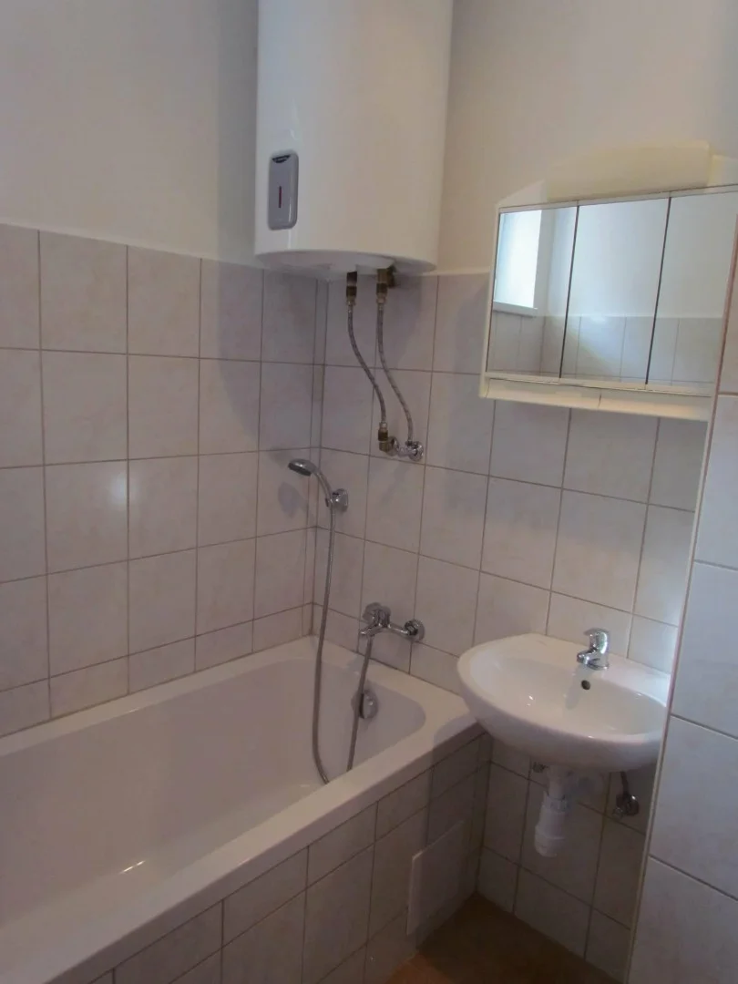 Eladó tégla lakás Pécsen - Kép 11