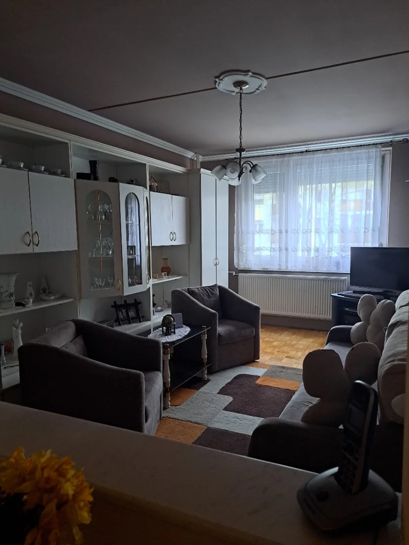 Eladó panel lakás Győr Ifjúság krt - Kép 9